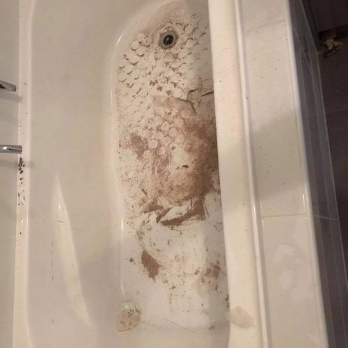 Dirty bathtub